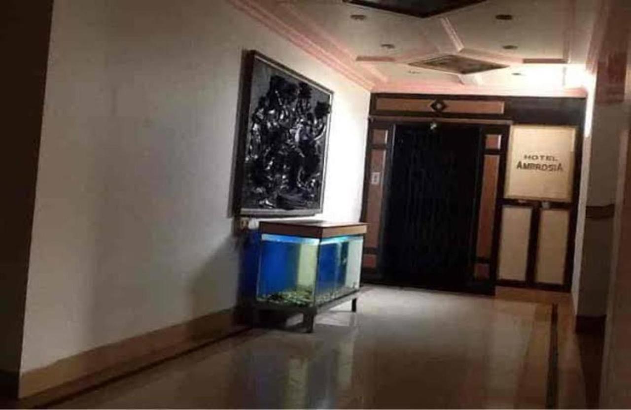Hotel Ambrosia กาลยัน ภายนอก รูปภาพ